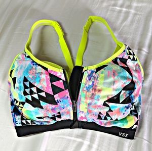 VS Knockout Front-Zip Sports Bra